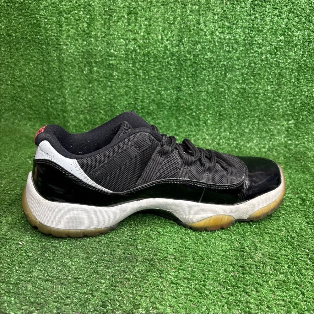 Size 8.5 - Air Jordan 11 Retro‎ Low Infrared 23